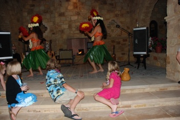 2009-05-23-ESCONDIDO LUAU KYLA VALE 19.jpg